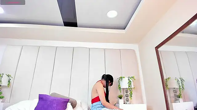 Aby cole11 online show from 10-31-25, 02:57