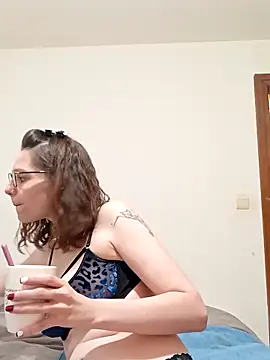 labellerose online show from 11-11-25, 06:14