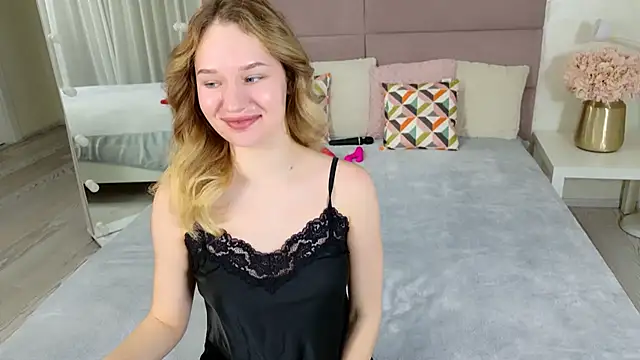 IndieMoon online show from 02-15-26, 06:07