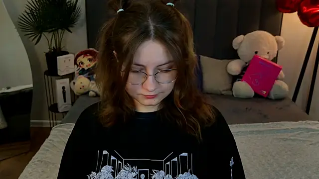 Snapshot of Briarx chatting on 02-12-26, 03:17 Briarx online show from 02-12-26, 03:17