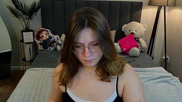 Snapshot of Briarx chatting on 02-28-26, 04:01 Briarx online show from 02-28-26, 04:01