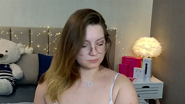 Snapshot of Briarx chatting on 05-15-26, 06:39 Briarx online show from 05-15-26, 06:39