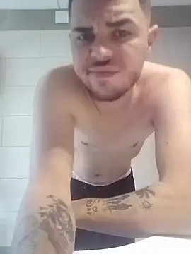 Snapshot of Alexszader36 chatting on 02-11-26, 11:43 Alexszader36 online show from 02-11-26, 11:43