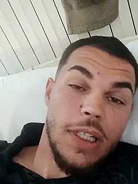 Snapshot of Alexszader36 chatting on 10-23-25, 03:32 Alexszader36 online show from 10-23-25, 03:32