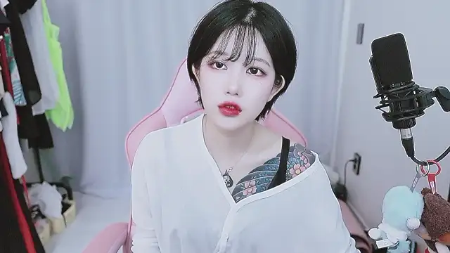 MISA 02 online show from 04-18-26, 05:54