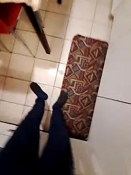 Snapshot of suisseitalie chatting on 10-15-25, 06:16 suisseitalie online show from 10-15-25, 06:16