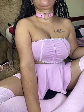 Snapshot of Ayleenpamelasexysquirt chatting on 10-16-25, 07:00 Ayleenpamelasexysquirt online show from 10-16-25, 07:00