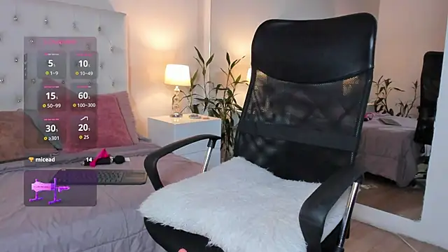 Miiaa Star  online show from 10-28-25, 04:17