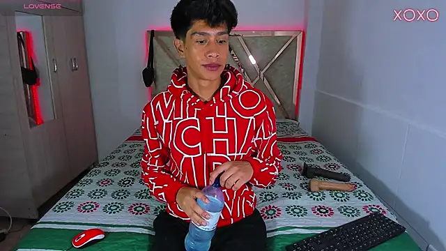 Jacovo2002 online show from 10-25-25, 05:28