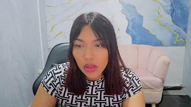 Snapshot of Catherine_b_ chatting on 11-01-25, 08:25 Catherine b online show from 11-01-25, 08:25