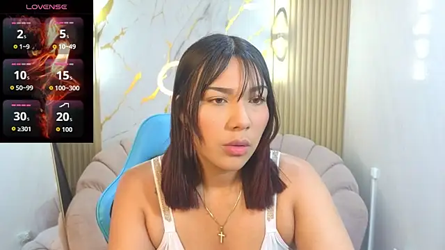 Snapshot of Catherine_b_ chatting on 10-13-25, 08:54 Catherine b online show from 10-13-25, 08:54