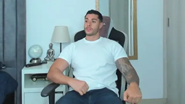 Snapshot of Ken_mailik1 chatting on 05-11-26, 10:29 Ken mailik1 online show from 05-11-26, 10:29