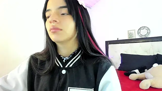 Barbieteeen online show from 11-30-25, 04:46