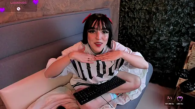 bubble  angel   online show from 11-21-25, 11:42