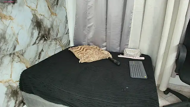 beauty lana18 online show from 12-18-25, 03:22