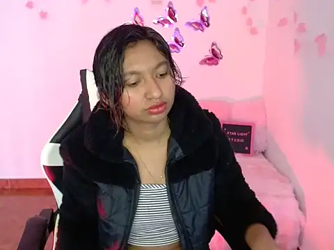 Snapshot of amber__666 chatting on 10-21-25, 12:48 amber 666 online show from 10-21-25, 12:48