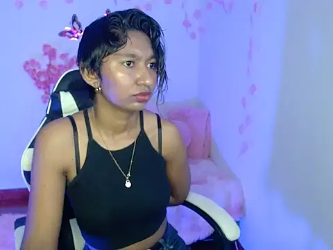 Snapshot of amber__666 chatting on 10-12-25, 01:40 amber 666 online show from 10-12-25, 01:40