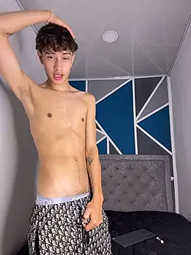 Douglas Lux online show from 01-14-26, 07:56