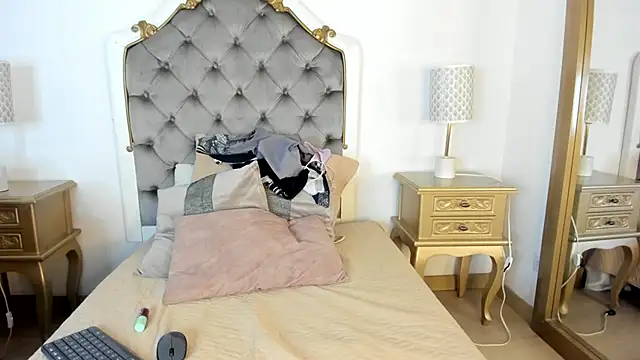 mary joseph online show from 12-18-25, 03:44