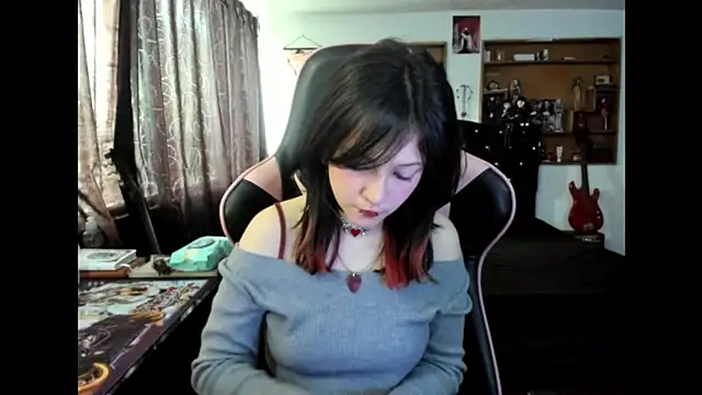 Maki Zein  online show from 11-12-25, 05:28