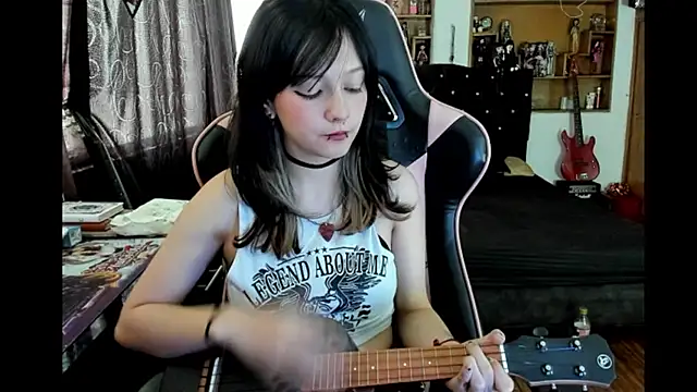 Snapshot of Maki_Zein_ chatting on 02-12-26, 08:30 Maki Zein online show from 02-12-26, 08:30