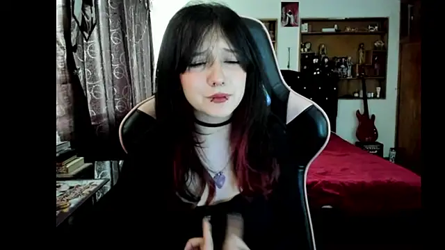 Maki Zein  online show from 04-23-26, 09:16