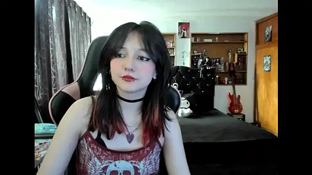 Maki Zein  online show from 11-26-25, 02:28