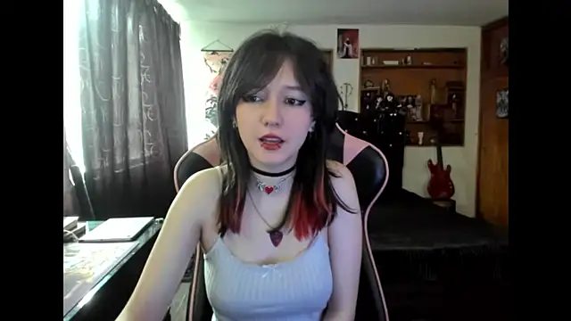 Maki Zein  online show from 11-04-25, 04:22