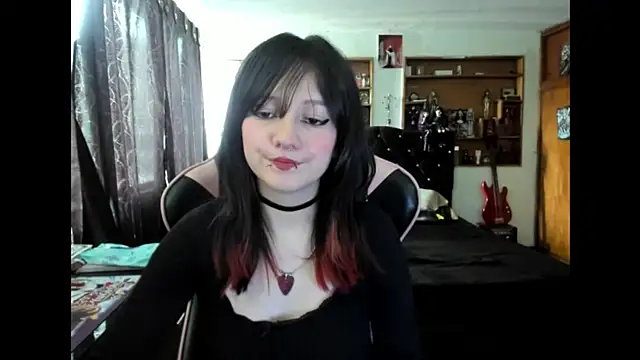 Maki Zein  online show from 11-28-25, 08:42