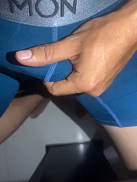 Snapshot of Flirtdick03 chatting on 11-10-25, 04:28 Flirtdick03 online show from 11-10-25, 04:28