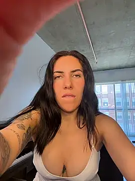 Snapshot of Lolathebaddie chatting on 02-18-26, 06:15 Lolathebaddie online show from 02-18-26, 06:15