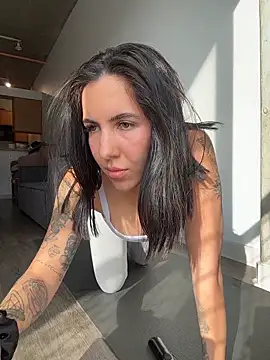 Snapshot of Lolathebaddie chatting on 11-03-25, 04:21 Lolathebaddie online show from 11-03-25, 04:21