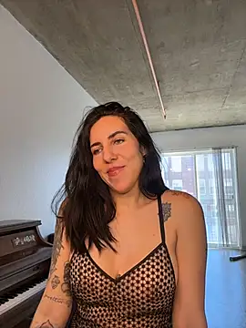 Snapshot of Lolathebaddie chatting on 02-05-26, 05:09 Lolathebaddie online show from 02-05-26, 05:09