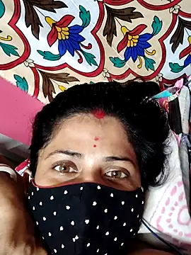 Snapshot of Khushi-20 chatting on 10-25-25, 09:19 Khushi-20 online show from 10-25-25, 09:19