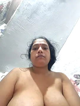 Snapshot of Khushi-20 chatting on 10-29-25, 01:15 Khushi-20 online show from 10-29-25, 01:15