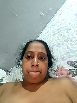 Snapshot of Khushi-20 chatting on 10-16-25, 04:15 Khushi-20 online show from 10-16-25, 04:15