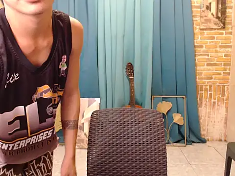 Snapshot of boy_raphael chatting on 10-22-25, 04:45 boy raphael online show from 10-22-25, 04:45