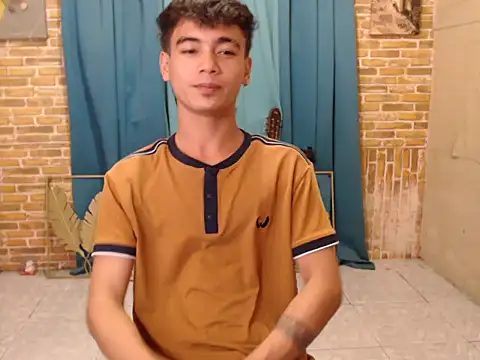 Snapshot of boy_raphael chatting on 10-10-25, 10:27 boy raphael online show from 10-10-25, 10:27