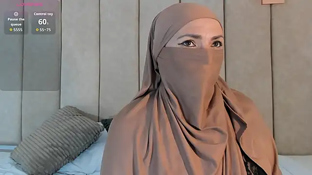  naylaa  online show from 11-15-25, 10:36