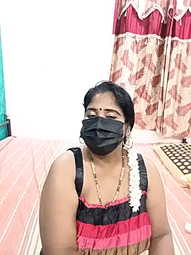 tamil-aunt online show from 10-15-25, 04:26