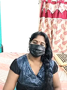 tamil-aunt online show from 10-19-25, 06:21
