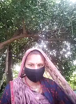 Snapshot of rasmi_powar chatting on 10-15-25, 08:55 rasmi powar online show from 10-15-25, 08:55