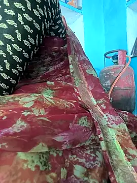 Snapshot of rasmi_powar chatting on 11-05-25, 02:47 rasmi powar online show from 11-05-25, 02:47