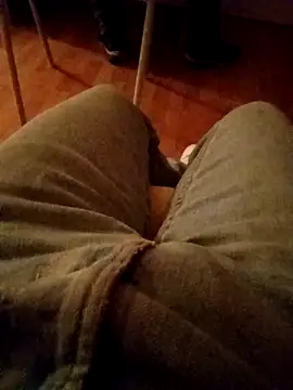 aripuppi95 online show from 10-11-25, 12:22