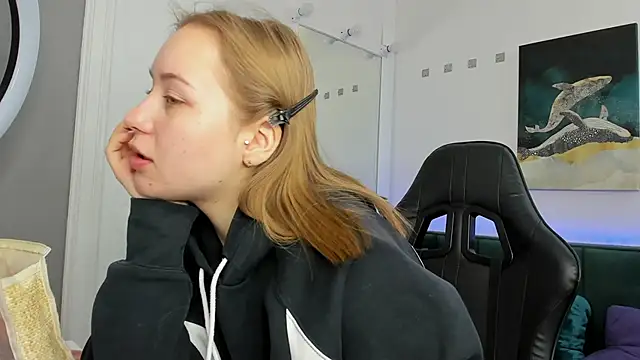 Melissa new22 online show from 11-27-25, 12:22