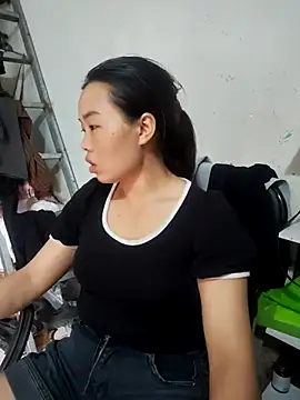 pusi xinh online show from 10-15-25, 03:49