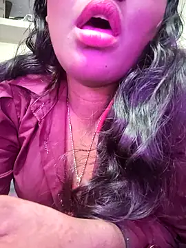 Snapshot of Lovely_Payal chatting on 02-07-26, 08:11 Lovely Payal online show from 02-07-26, 08:11