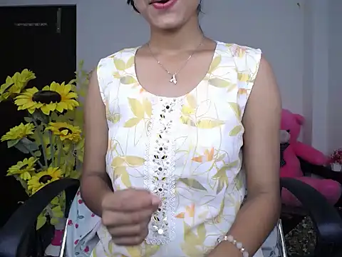 Snapshot of Hot_Kareena chatting on 10-20-25, 05:53 Hot Kareena online show from 10-20-25, 05:53