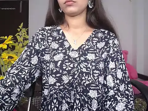 Snapshot of Hot_Kareena chatting on 10-19-25, 06:05 Hot Kareena online show from 10-19-25, 06:05