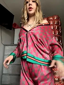 Snapshot of AngellnSilk chatting on 10-26-25, 06:47 AngellnSilk online show from 10-26-25, 06:47